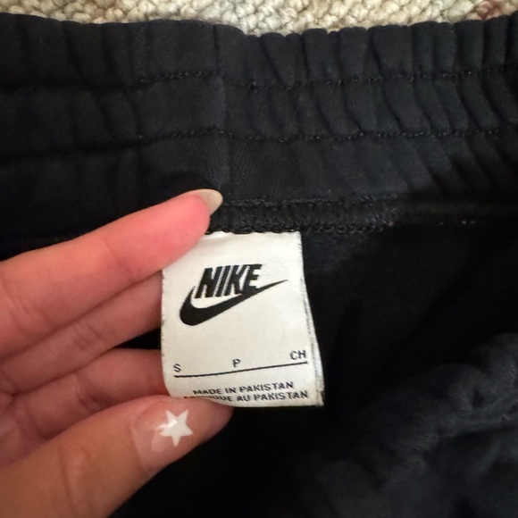 Nike Sweatpants - Picture 4 of 4